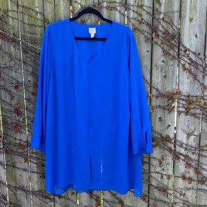 3/$40 👀 Blue flowy Chico’s blouse